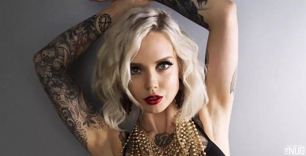 什么是八字胸图解_八字形的胸怎么办_八字胸的图片